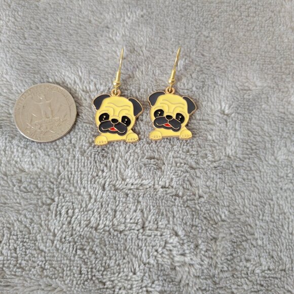 Bull Dog Dogs Puppies Earrings One Pair Gold Tone Dangle Fish Hook E33E - Picture 2 of 3